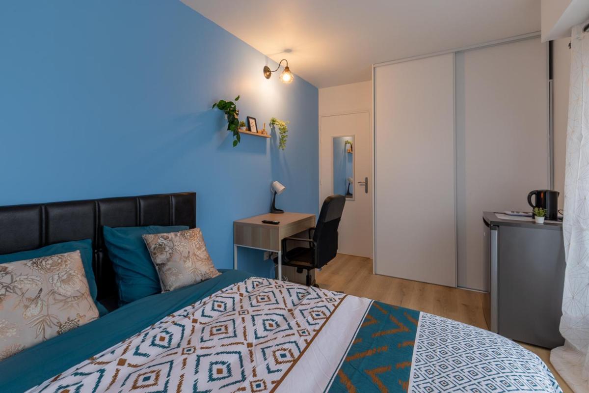 Le Beau Refuge Parisien De Cergy - Parisian Modern Flat At Cergy Bed and Breakfast Eksteriør billede